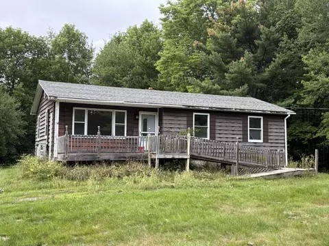 181 Lakeview Rd, Glenburn, ME 04401