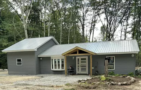 26 Middle Ridge Rd, Bridgton, ME 04009
