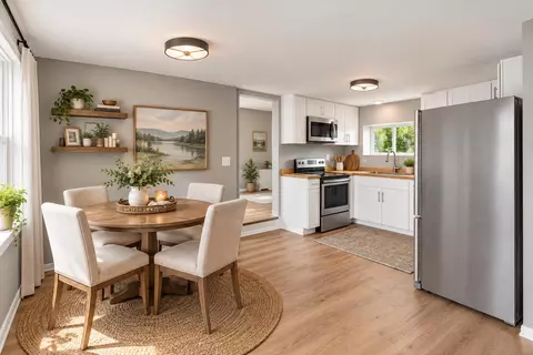 Dining - 498 Washington St, Bath, ME 04530 photo 1 of 1