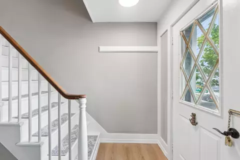 Entry Way - 498 Washington St, Bath, ME 04530 photo 1 of 5