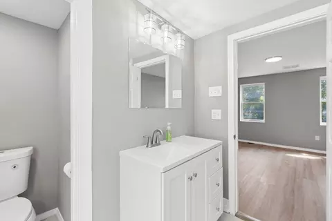 Entry Way - 498 Washington St, Bath, ME 04530 photo 4 of 5