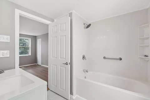 Bath - 498 Washington St, Bath, ME 04530 photo 2 of 2