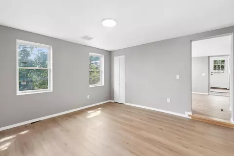 Living - 498 Washington St, Bath, ME 04530 photo 1 of 7