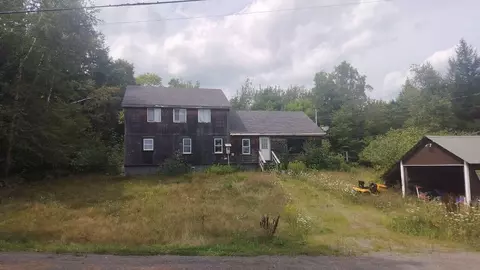 81 Porter Rd, Skowhegan, ME 04976