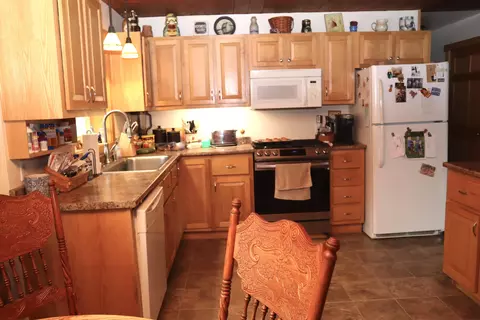 Kitchen - 77 Spring Hill Rd, Palmyra, ME 04965 photo 2 of 5