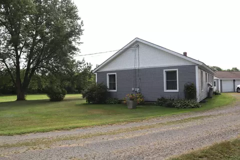 Exterior - 77 Spring Hill Rd, Palmyra, ME 04965 photo 3 of 4