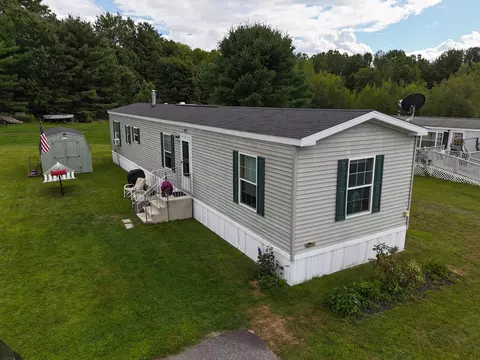 6 Tirrell Ave, Mechanic Falls, ME 04256