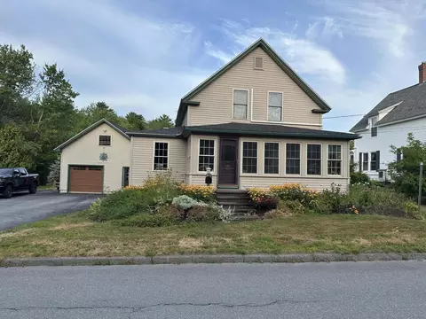 381 Brunswick St, Old Town, ME 04468