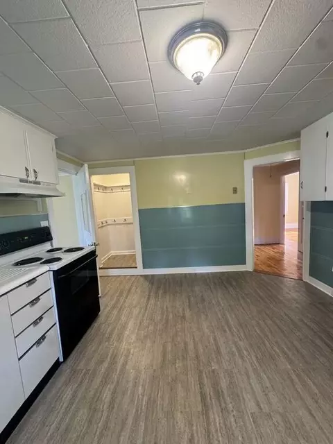 Kitchen - 6 Plummer St, Orono, ME 04473 photo 5 of 6