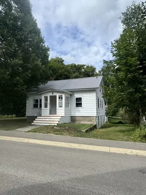 Exterior - 6 Plummer St, Orono, ME 04473 photo 2 of 20