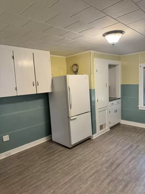 Kitchen - 6 Plummer St, Orono, ME 04473 photo 6 of 6
