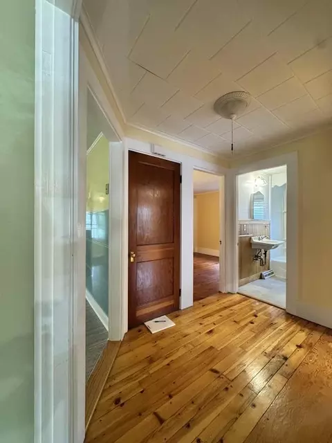 Entry Way - 6 Plummer St, Orono, ME 04473 photo 4 of 7