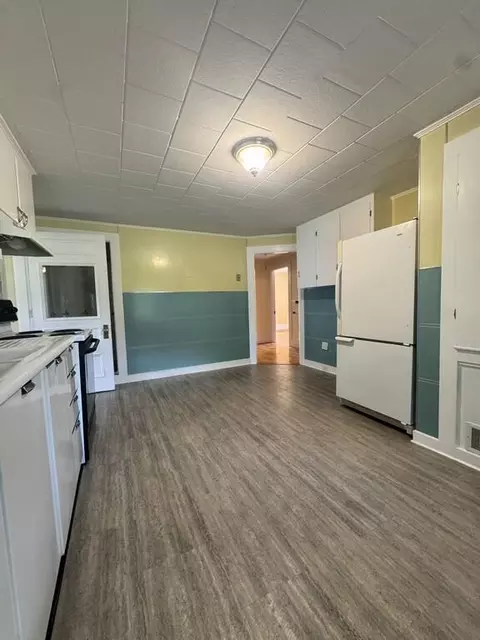 Kitchen - 6 Plummer St, Orono, ME 04473 photo 2 of 6