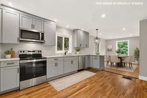 11 Glen St, Sanford, ME 04073