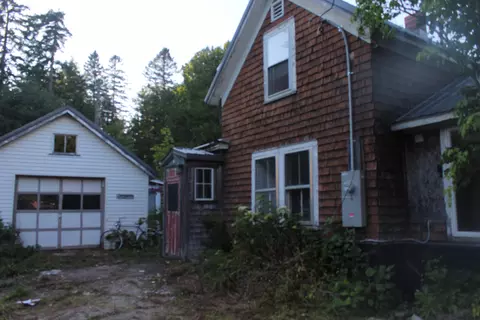 72 North Rd, Sherman, ME 04776