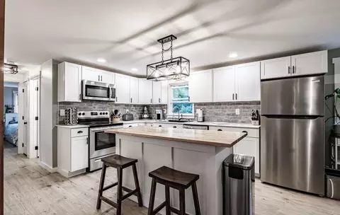Kitchen - 154 Peter Vier Rd, Durham, ME 04222 photo 2 of 4