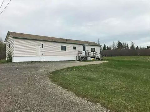 302 W Kennebec Rd, Machias, ME 04654