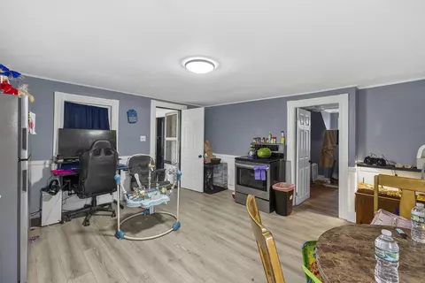 Entry Way - 32 King St, Waterville, ME 04901 photo 6 of 9