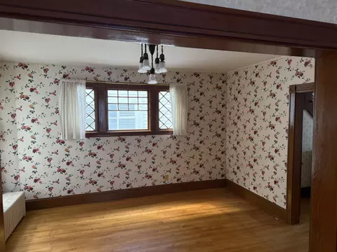 Living - 83 Willow St, Augusta, ME 04330 photo 3 of 4