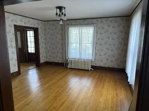 Living - 83 Willow St, Augusta, ME 04330 photo 1 of 4