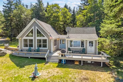 142 E Point Rd, Swans Island, ME 04685