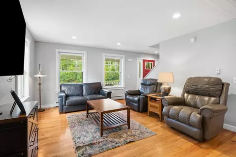 Living - 3 King Ln, Berwick, ME 03901 photo 2 of 2