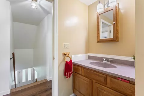 Entry Way - 23 Tate Ln, Windham, ME 04062 photo 9 of 10