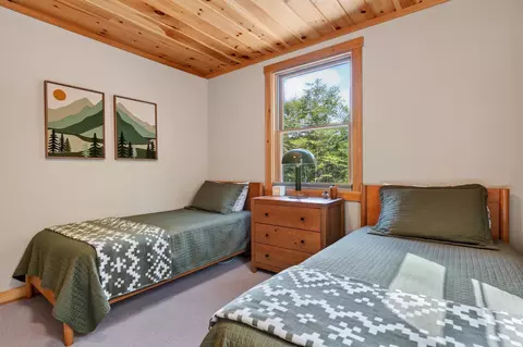 Bedroom - 3 Vail Dr, Newry, ME 04261 photo 6 of 10