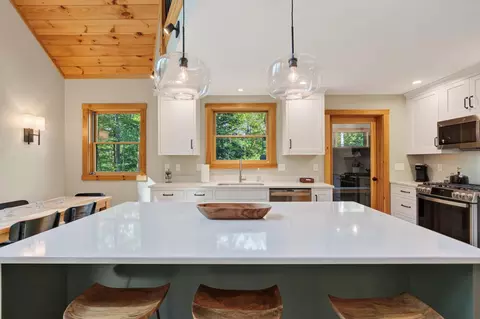 Kitchen - 3 Vail Dr, Newry, ME 04261 photo 3 of 9