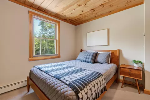 Bedroom - 3 Vail Dr, Newry, ME 04261 photo 2 of 10