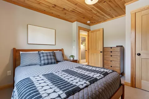 Bedroom - 3 Vail Dr, Newry, ME 04261 photo 3 of 10