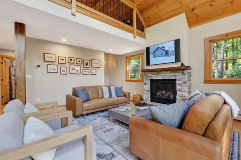 Living - 3 Vail Dr, Newry, ME 04261 photo 5 of 8