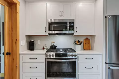 Kitchen - 3 Vail Dr, Newry, ME 04261 photo 8 of 9