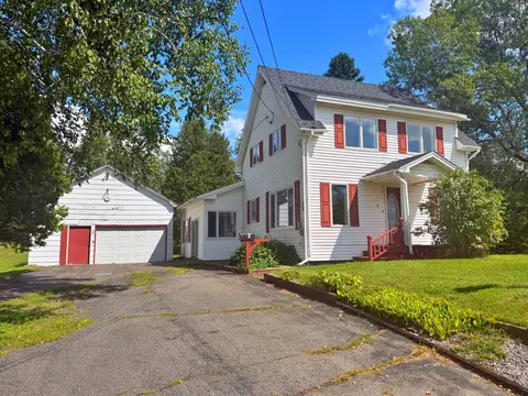 5 Maple St, Fort Kent, ME 04743