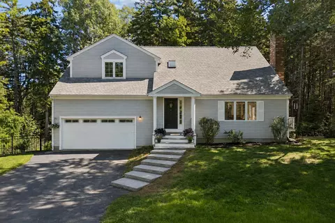 26 Hannaford Cove Rd, Cape Elizabeth, ME 04107