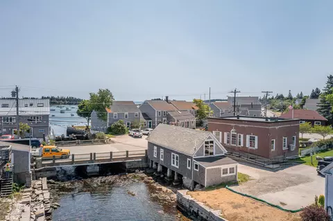 View/Area - 10 Main St, Vinalhaven, ME 04863 photo 5 of 8