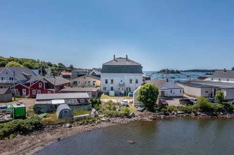 View/Area - 46 Main St, Vinalhaven, ME 04863 photo 3 of 8