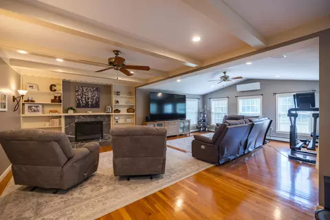 Living - 6 Champlain Ave, Lewiston, ME 04240 photo 3 of 5
