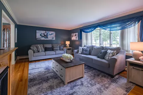 Living - 6 Champlain Ave, Lewiston, ME 04240 photo 2 of 5