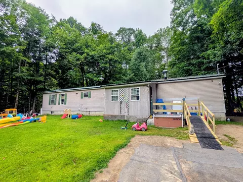 24 Morey Ave, Mechanic Falls, ME 04256