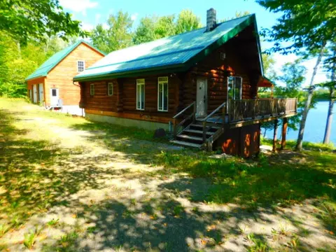 266 N North Shore Rd, Lake View Plt, ME 04463