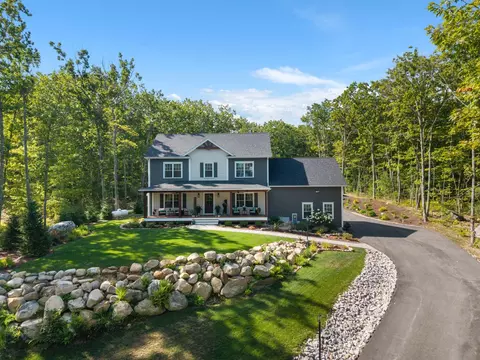214 W Shore Rd, Waterboro, ME 04030