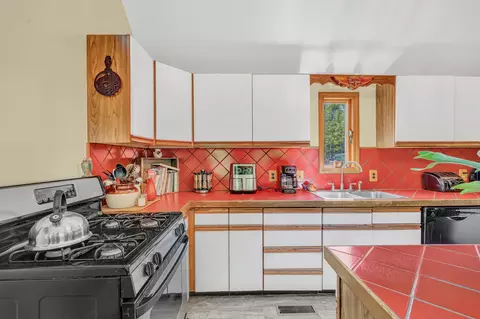 Kitchen - 20 Pine View Ln, Winterport, ME 04496 photo 3 of 4