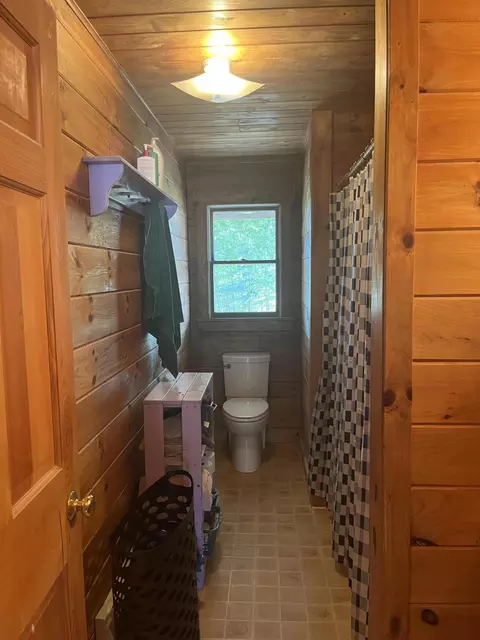 Bath - 1885 North Rd, Cornish, ME 04020 photo 1 of 2