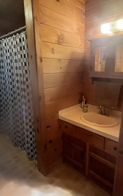 Bath - 1885 North Rd, Cornish, ME 04020 photo 2 of 2