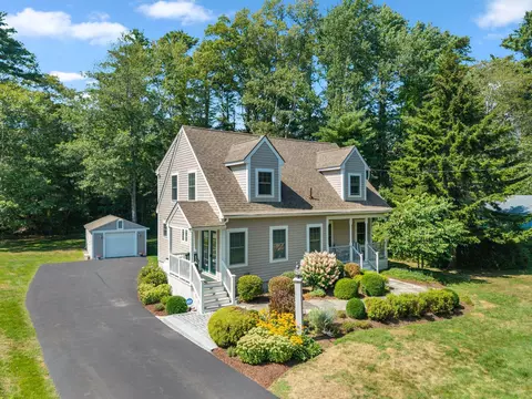 435 Mitchell Rd, Cape Elizabeth, ME 04107