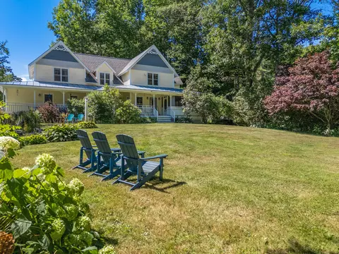 21 Verona St, Northport, ME 04849