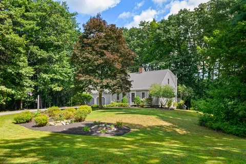 27 Hemlock Rdg, North Yarmouth, ME 04097
