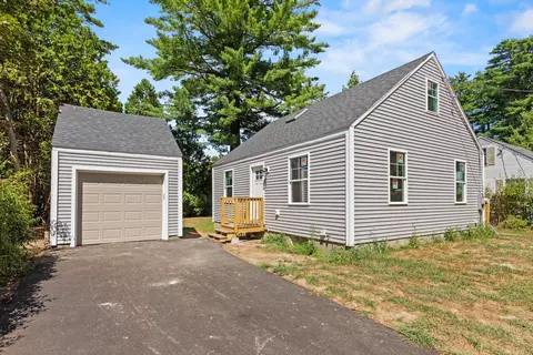 27 Chamberlain Ave, Brunswick, ME 04011