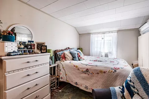 Bedroom - 29-31 Office Dr, Bath, ME 04530 photo 5 of 6